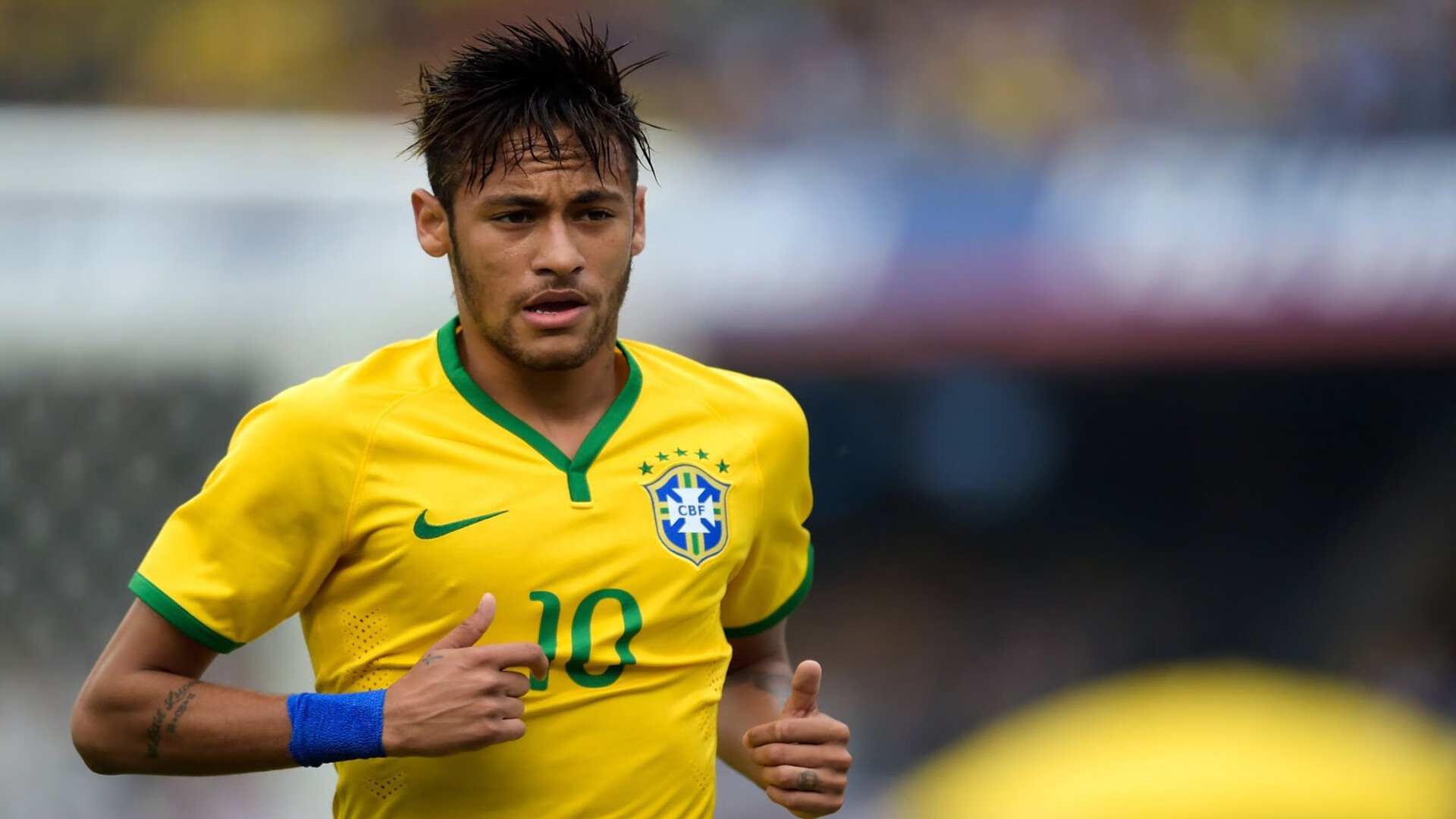 库里举办慈善赛吸引众星参加,库里捐钱